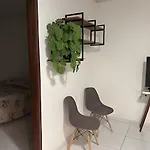 Apt 1